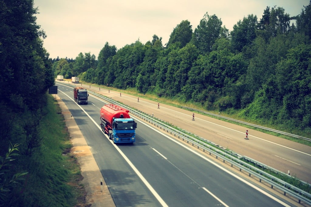 Na avtocesti A1 prepoved prehitevanja za tovorna vozila nad 7,5t